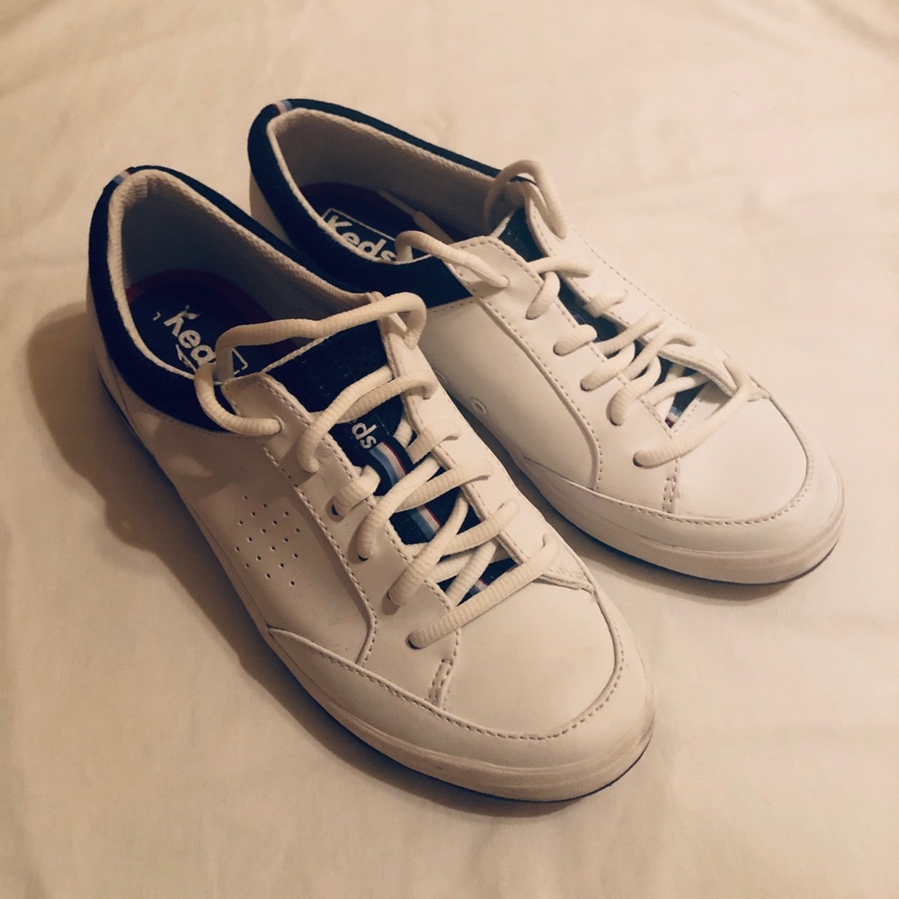 KEDS Women’s White Leather Sneakers (Size 7.5)